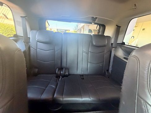 Used 2019 Cadillac Escalade Luxury AWD/4WD image 32