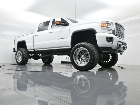 Used 2017 GMC Sierra 2500 Denali w/ Duramax Plus Package image 43