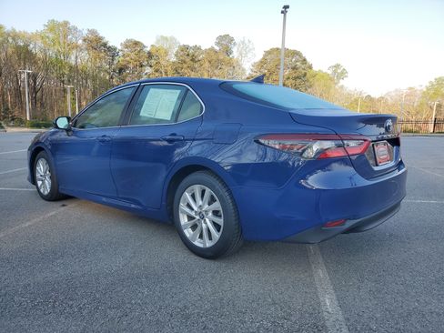 Used 2024 Toyota Camry LE image 4