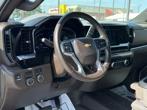 Used 2023 Chevrolet Silverado 1500 LT w/ Leather Package RWD image 13