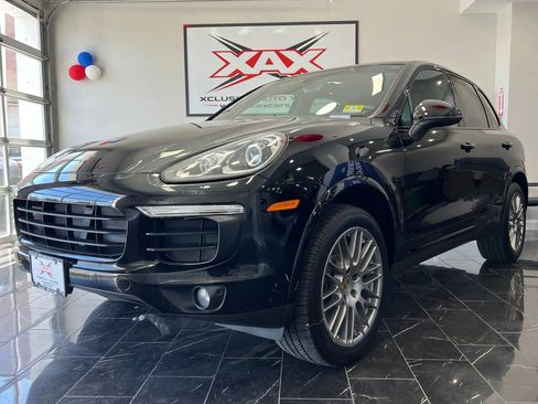 Used 2017 Porsche Cayenne AWD/4WD image 3