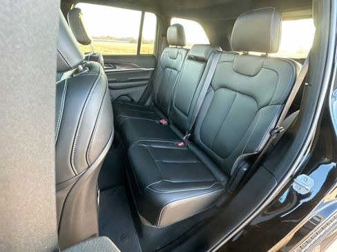 New 2025 Jeep Grand Cherokee Limited w/ Black Appearance Package RWD image 23