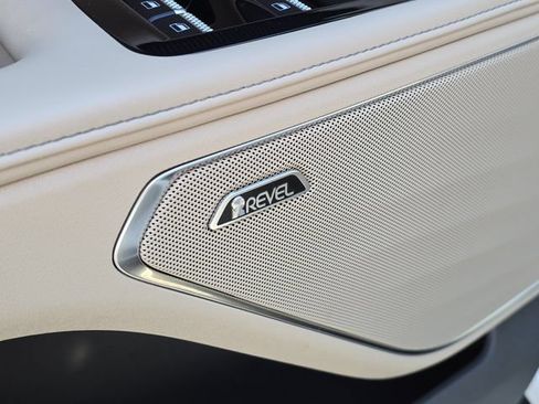 Used 2025 Lincoln Nautilus Reserve AWD/4WD image 12