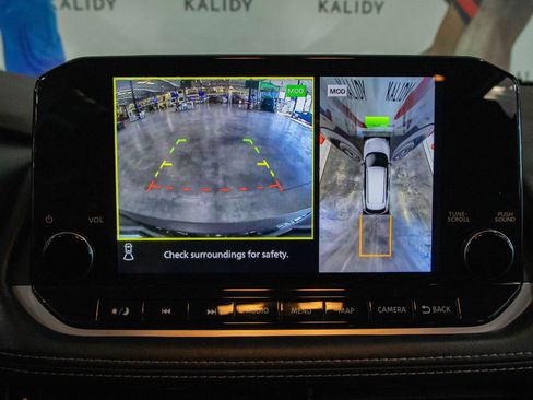 Used 2023 Nissan Rogue SL w/ SL Premium Package image 7