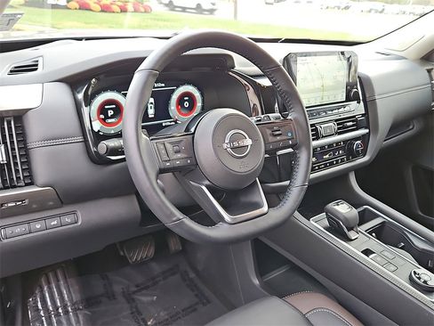 Certified 2025 Nissan Pathfinder Platinum w/ Cargo Package image 30