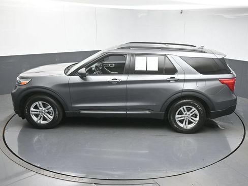 Used 2023 Ford Explorer XLT w/ Equipment Group 202A RWD image 44