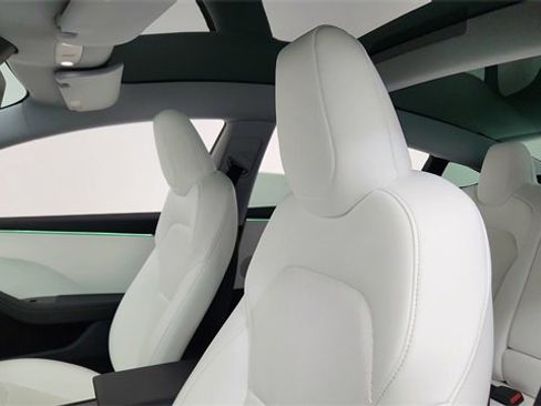 Used 2025 Tesla Model 3 Long Range image 31