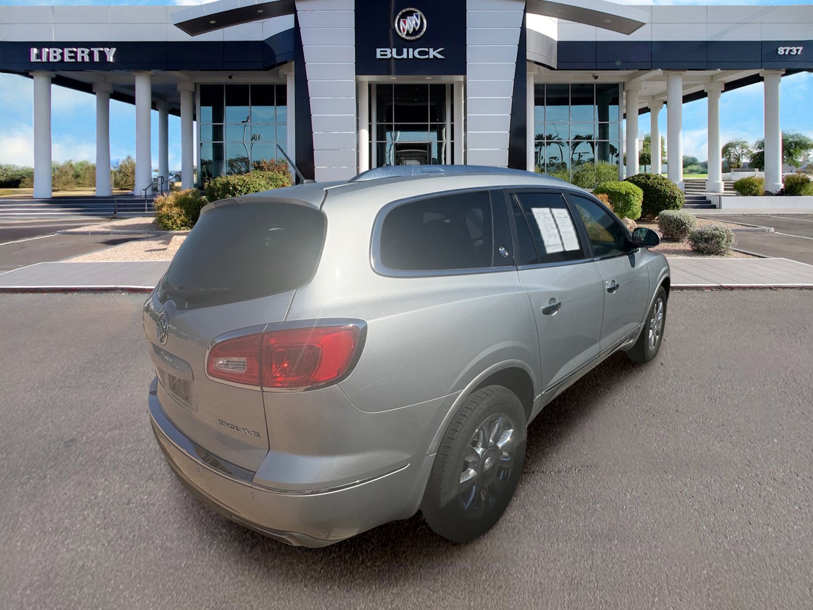 Used 2015 Buick Enclave Leather FWD image 2