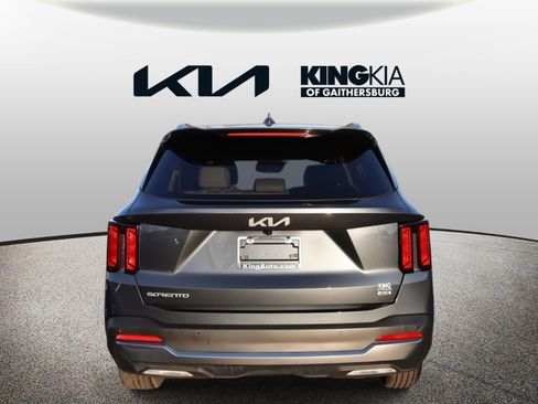 Certified 2025 Kia Sorento S image 5