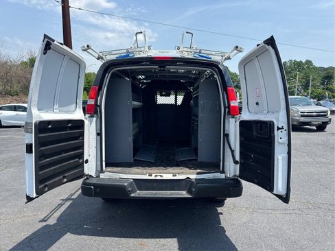 Used 2020 Chevrolet Express 3500 w/ Driver Convenience Package RWD image 12
