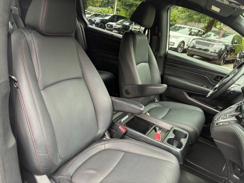 Used 2024 Honda Odyssey Sport image 32