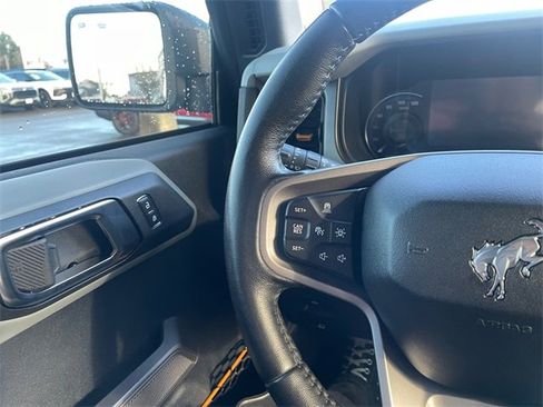 Used 2022 Ford Bronco Badlands image 19