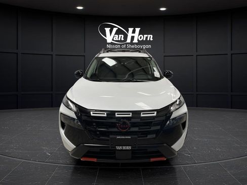 Used 2025 Nissan Rogue SV w/ Rock Creek Premium Package image 10