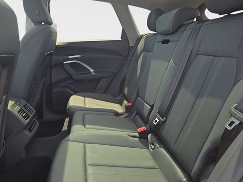 Used 2025 Audi Q5 Premium w/ Convenience Package AWD/4WD image 17