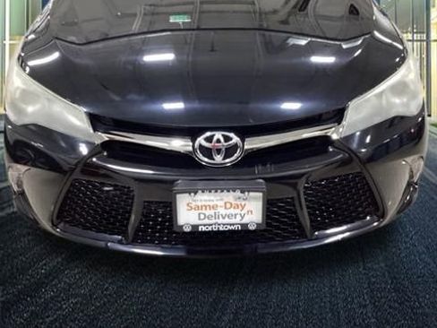 Used 2015 Toyota Camry FWD image 8
