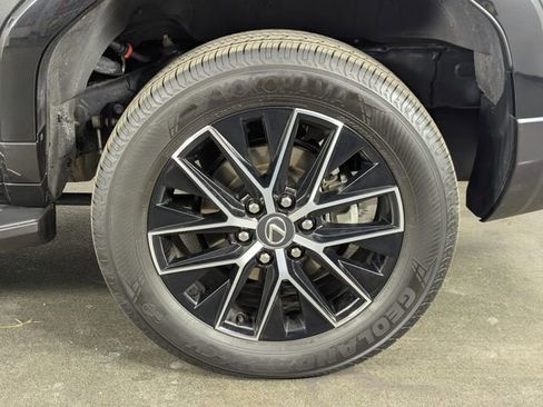 Used 2024 Lexus GX 550 w/ Accessory Package (Z1) image 11