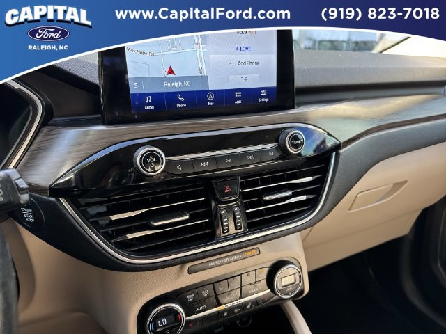 Certified 2020 Ford Escape Titanium FWD image 27