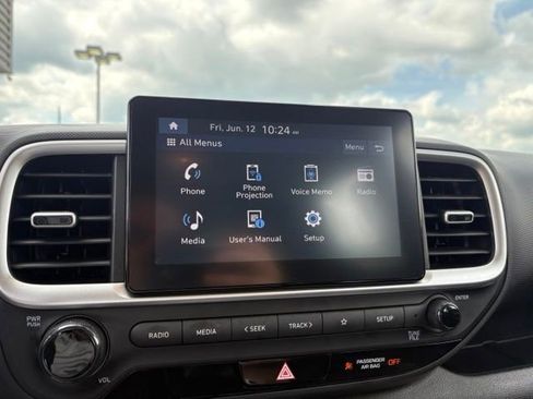Used 2023 Hyundai Venue SEL FWD image 18