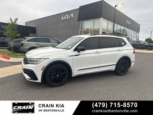Used 2022 Volkswagen Tiguan SE R-Line FWD image 5