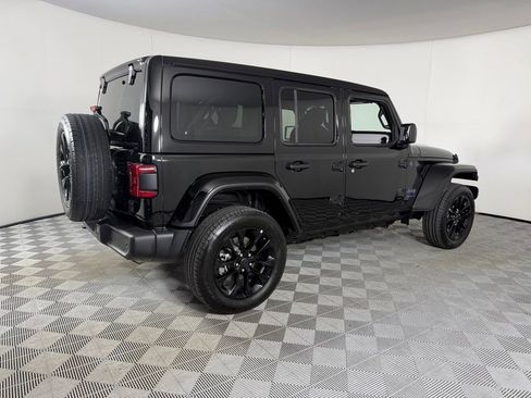 Used 2025 Jeep Wrangler Unlimited Sahara w/ Safety Group AWD/4WD image 6