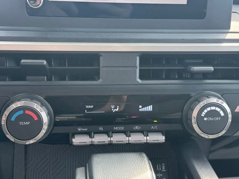 Used 2024 Toyota Tacoma SR AWD/4WD image 19