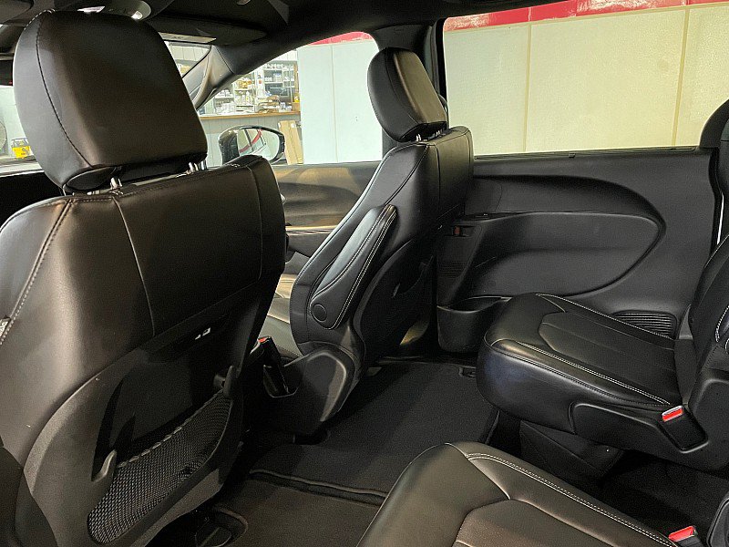 Used 2026 Chrysler Pacifica Select FWD image 26