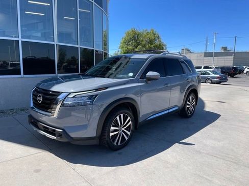 Used 2024 Nissan Pathfinder Platinum w/ Cargo Package AWD/4WD image 1