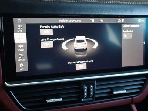 Used 2021 Porsche Cayenne Turbo w/ Premium Package Plus AWD/4WD image 40
