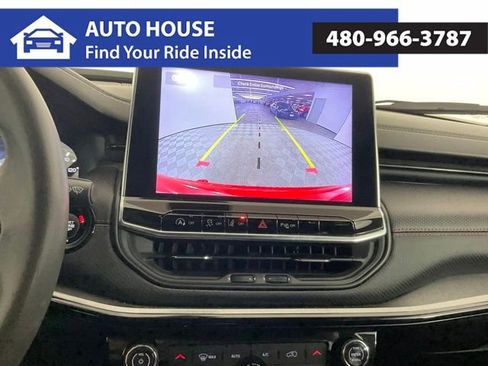 Used 2023 Jeep Compass Trailhawk image 24