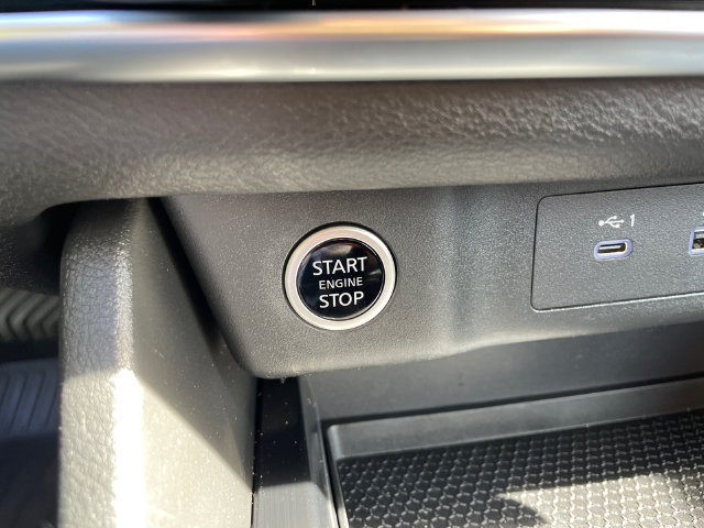 Used 2023 Nissan Rogue S AWD/4WD image 33