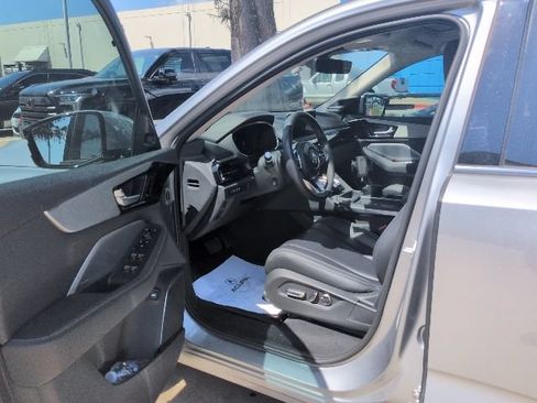 Used 2025 Acura MDX FWD w/ Technology Package image 6