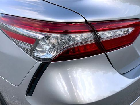 Used 2018 Toyota Camry XSE FWD image 28