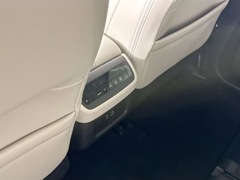 Used 2025 Nissan Pathfinder SL w/ Cargo Package image 21