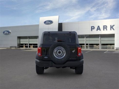 New 2025 Ford Bronco Base image 5