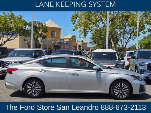 Used 2023 Nissan Altima 2.5 SV w/ SV Premium Package FWD image 7