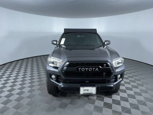 Used 2017 Toyota Tacoma TRD Off-Road AWD/4WD image 3