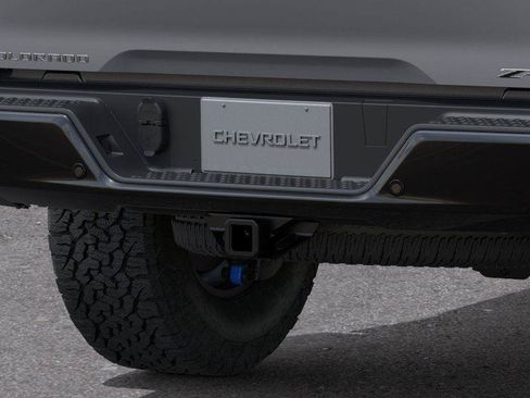 New 2026 Chevrolet Colorado ZR2 w/ Technology Package AWD/4WD image 14