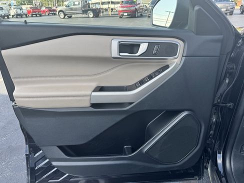 Used 2023 Ford Explorer XLT w/ Equipment Group 202A image 2