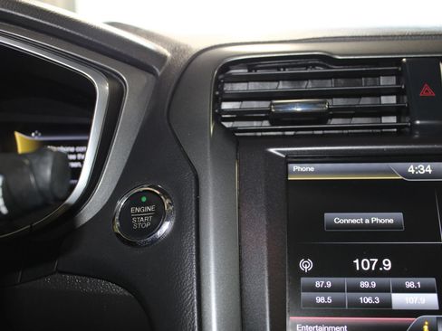 Used 2016 Ford Fusion Titanium AWD/4WD image 16