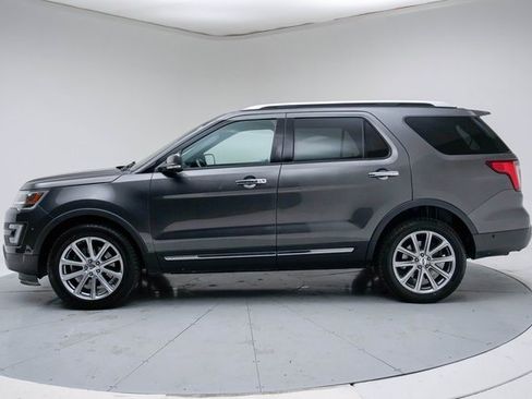 Used 2017 Ford Explorer Limited w/ Equipment Group 301A image 2