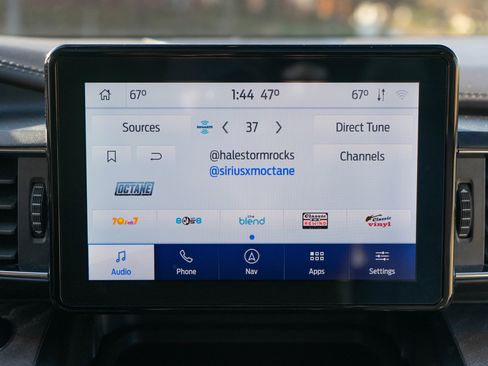 Used 2020 Ford Explorer Platinum image 11