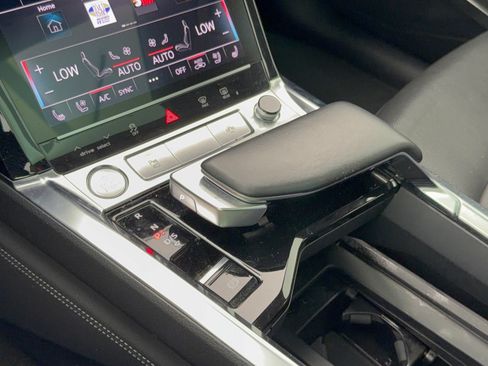 Used 2020 Audi e-tron Premium Plus AWD/4WD image 21