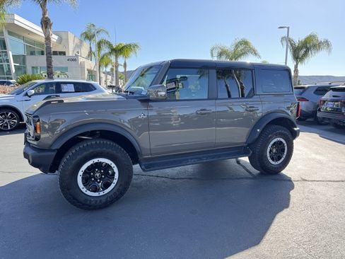 Used 2025 Ford Bronco Outer Banks w/ Sasquatch Package AWD/4WD image 5
