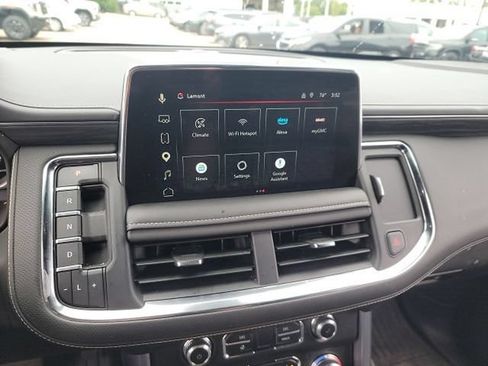 Used 2024 GMC Yukon SLT AWD/4WD image 12