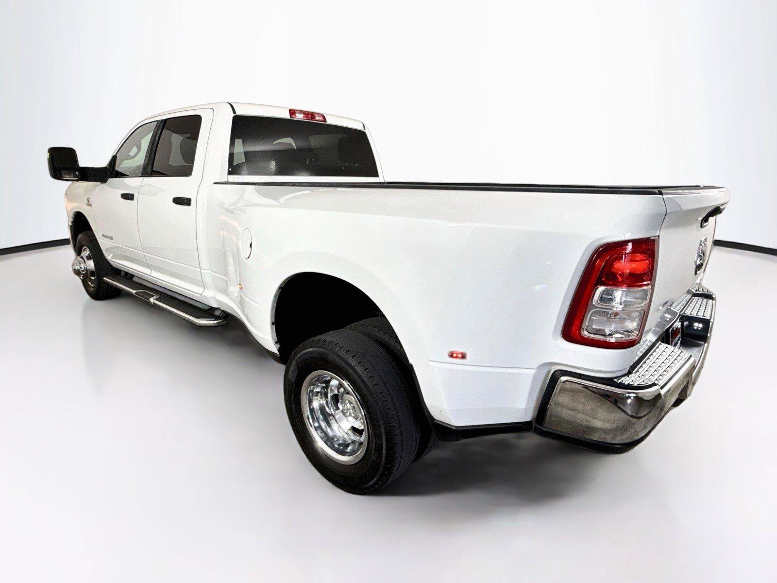 Used 2024 RAM 3500 Big Horn AWD/4WD image 3