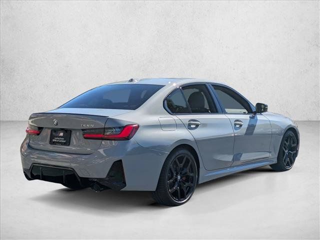 Used 2026 BMW 330i Sedan w/ M Sport Package RWD image 5
