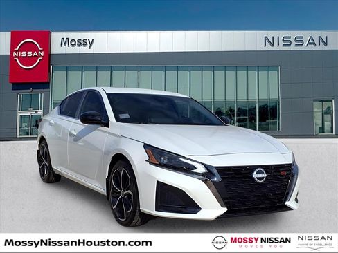 New 2025 Nissan Altima 2.5 SR image 1