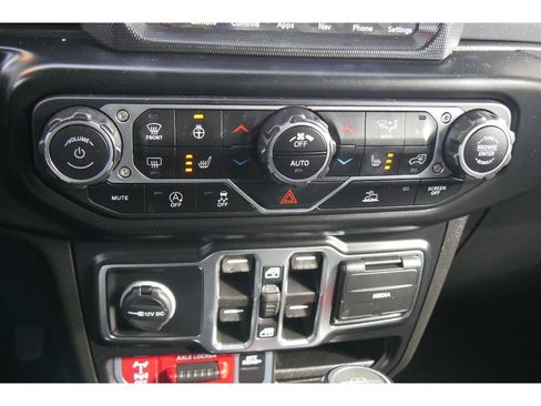 Used 2022 Jeep Gladiator Mojave w/ Cold Weather Group image 22