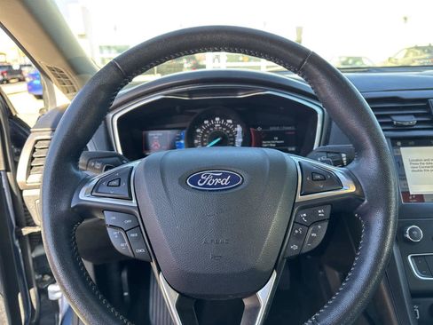 Used 2019 Ford Fusion SE w/ Equipment Group 151A image 18