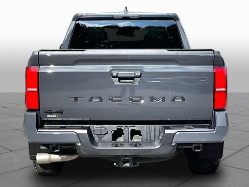 Used 2025 Toyota Tacoma TRD Off-Road AWD/4WD image 5